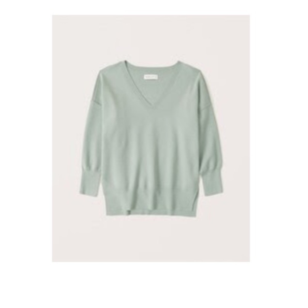 Abercrombie | Women's
LuxeLoft Oversized Legging-Friendly V-Neck Sweater | XL